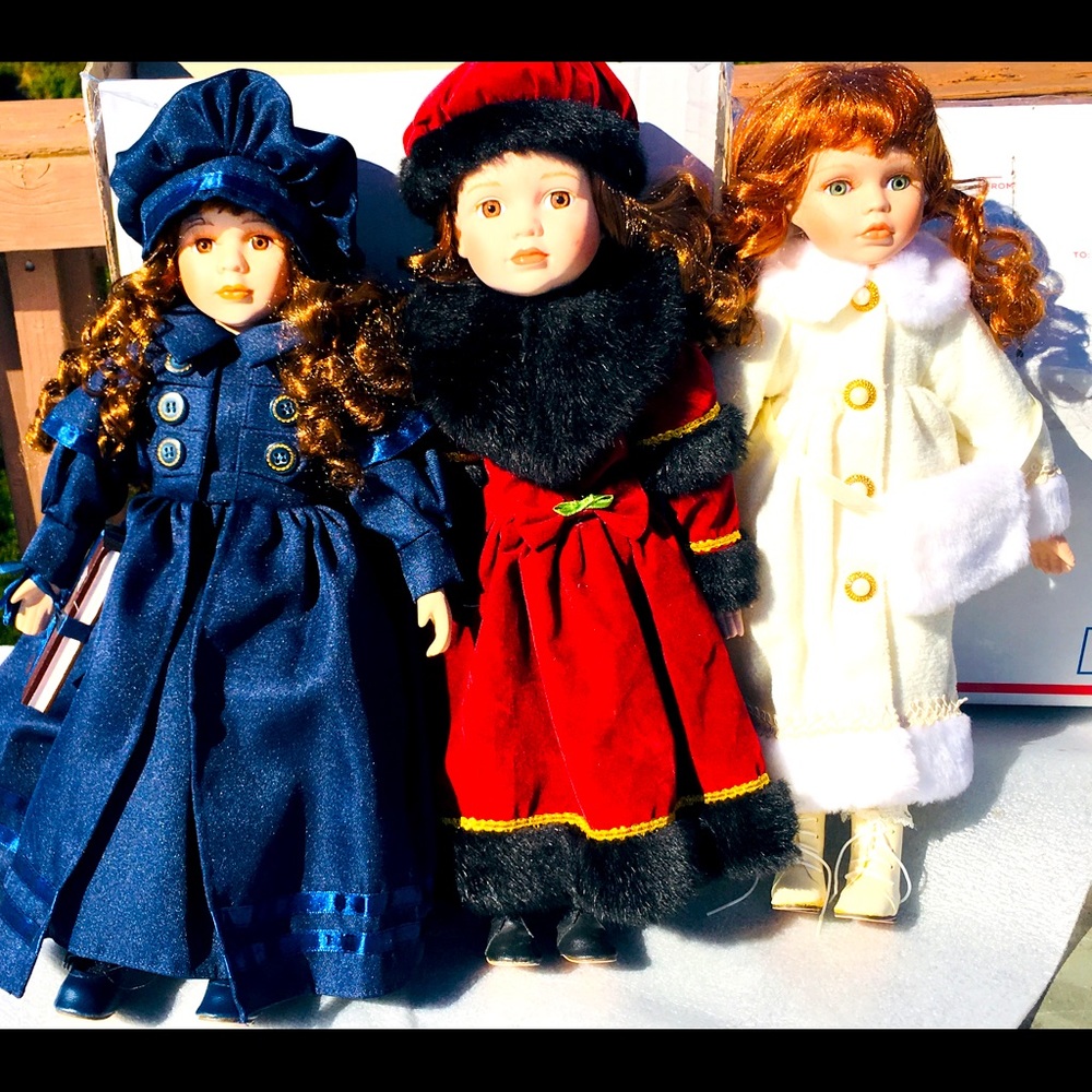 3 dolls
